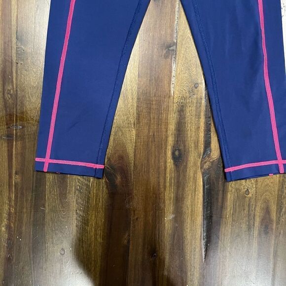 Vineyard Vines Performance Blue and Pink Cropped Leggings, Women's Size XSmall - Picture 2 of 9
